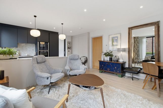 Apartment  9 The Cedars, 39 Pickersleigh Road, Malvern photo 4