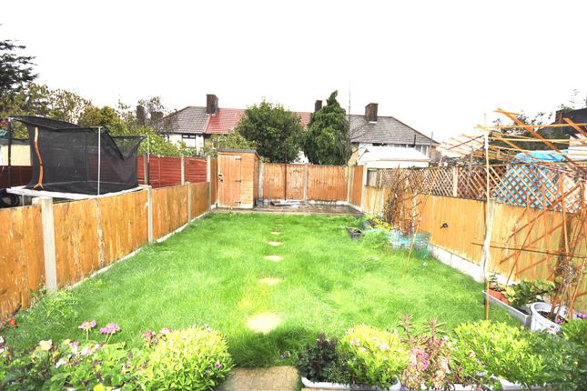 83, Cannington Road, Dagenham photo 2