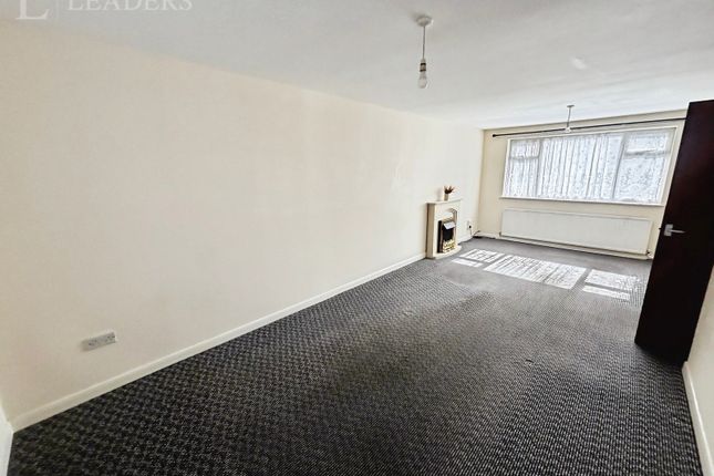 35, Hollowood Avenue, Derby photo 4