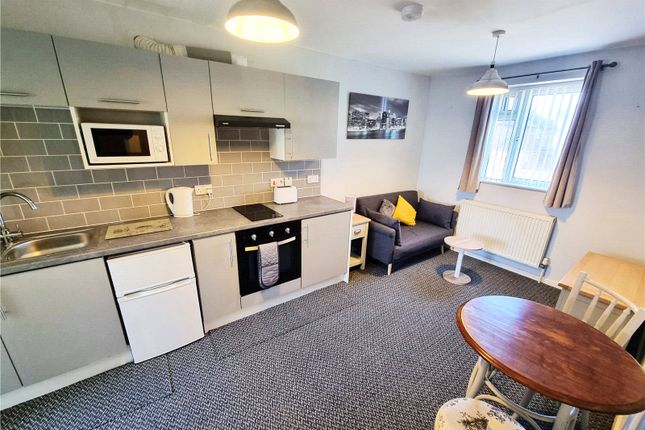 Flat 10, 64, Furnace Lane, Telford photo 2