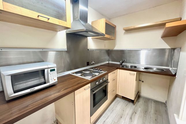 Flat 21, Netherwood Chambers, Bradford photo 4