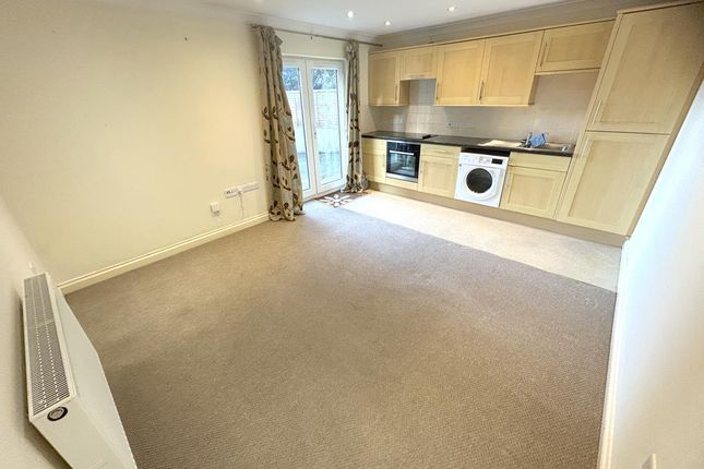 20 Flora Gardens, Penrose Road, Helston photo 3