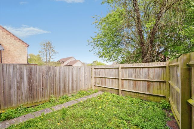 2, Webb Close, Banbury photo 2