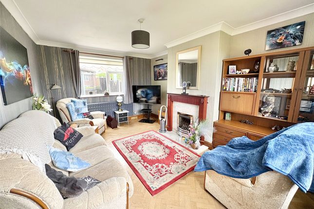 22, Rose Gardens, Neston photo 3