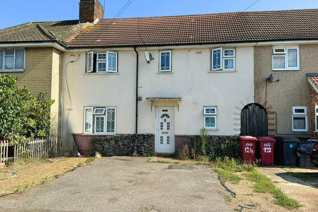 Thumbnail Terraced house for sale in Oatlands Drive, Slough