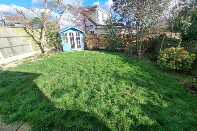 92, Weir Gardens, Essex photo 2