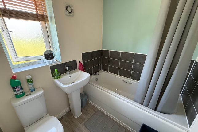 70, Wolverhampton photo 4