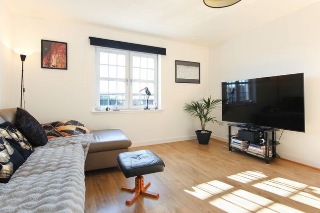 Thumbnail Flat for sale in 22/5 Stuart Square, Craigmount View, Corstorphine
