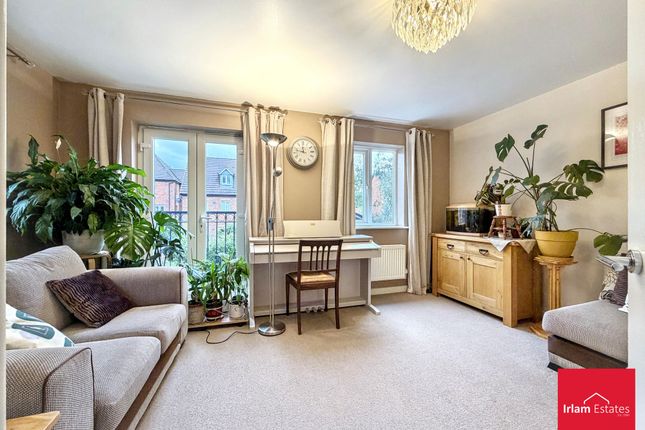 8 Lorna Way, Manchester photo 3