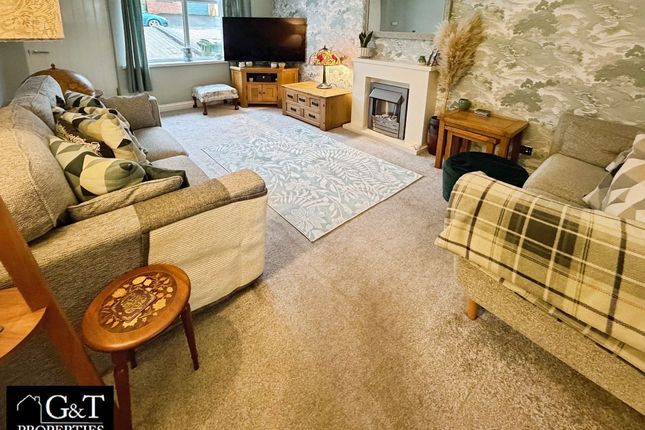148 Gayfield Avenue, Brierley Hill photo 3