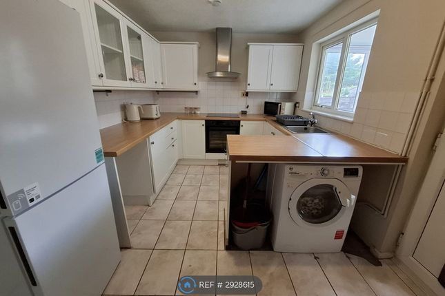 Farringdon Drive, Radcliffe, Manchester photo 3