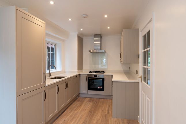 279 Southbourne Grove, Westcliff-on-Sea photo 3