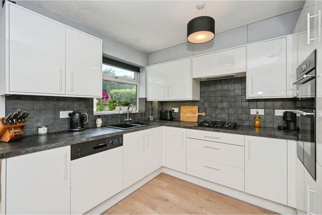 16, Wayfarers Drive, Newton-le-Willows photo 4