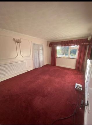 Studio flat on Chafford Walk, Rainham, £850/mo