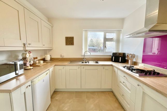 6 Priory Road, Stone photo 2