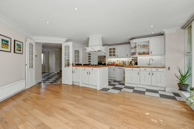 Fletcher House, 2, Ruxley Towers, Claygate photo 4