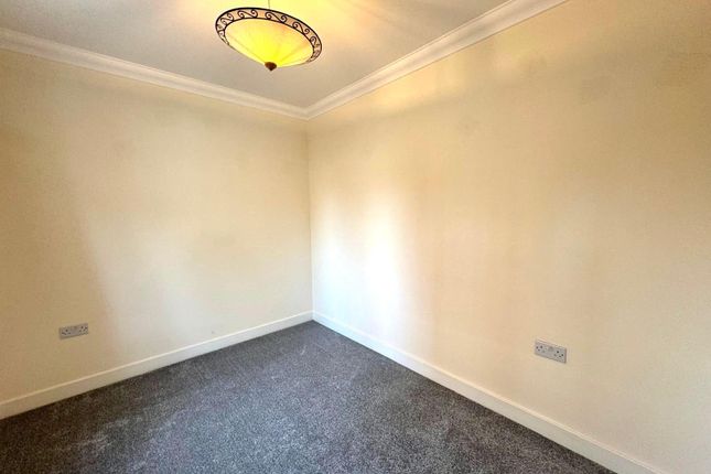 14, Withering Road, Swindon photo 5