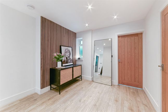 12a, Longdown Lane North, Epsom photo 4