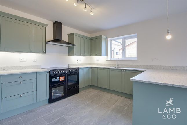 140, Point Clear Road, St. Osyth photo 2