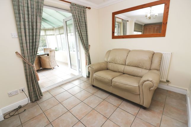 14, Danehurst Close, Egham photo 4