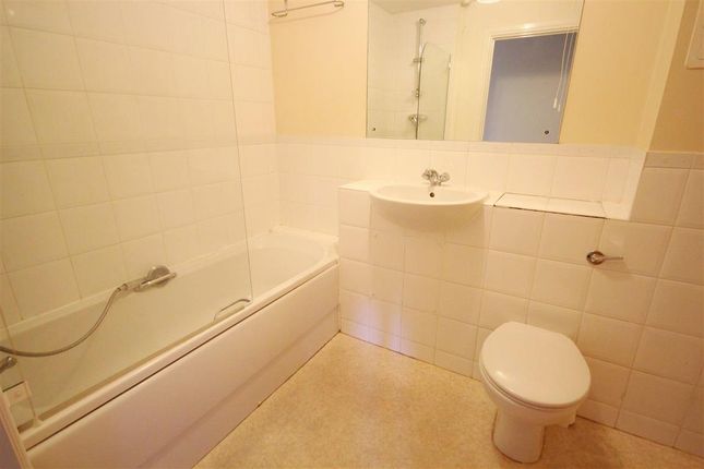 92, Ovaltine Court, KINGS LANGLEY photo 4