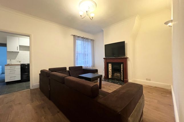 Thumbnail Flat to rent in Welbeck Road, Barnet