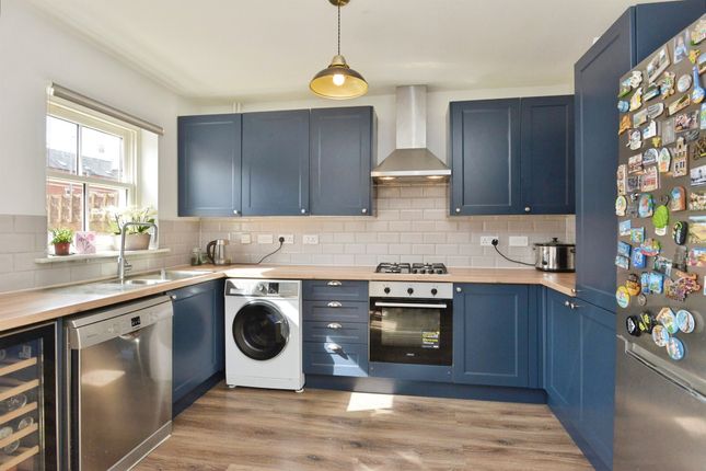 14, Timothys Close, Milton Keynes photo 3