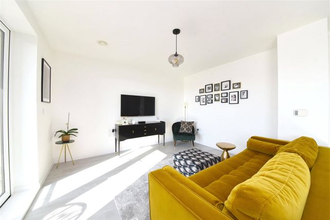 Flat 8,, 35, Coxwell Boulevard, London photo 2