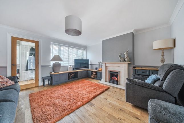 9 Martham Close, Bedford photo 2