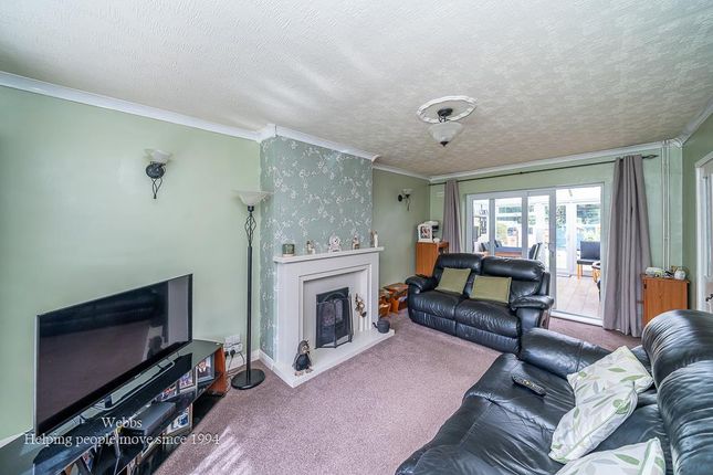 18, Alder Crescent, Walsall photo 3