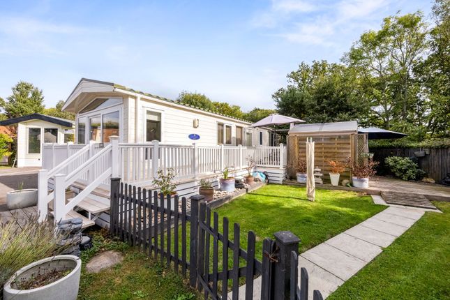 18 Downsview Park, Bramlands Lane, West Sussex photo 4