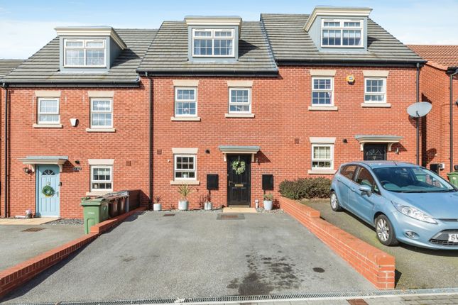 Thumbnail Town house for sale in Larkspur Drive, Pontefract