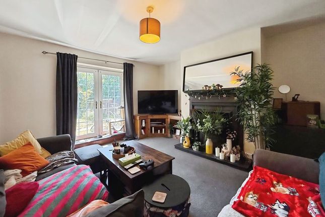 5, Hedgefield Avenue, Blaydon-On-Tyne photo 2