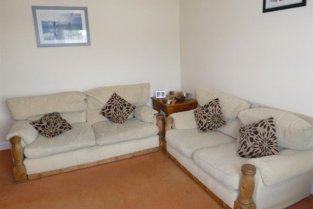 Flat to rent in Stelle Way, Glenfield, Leicester