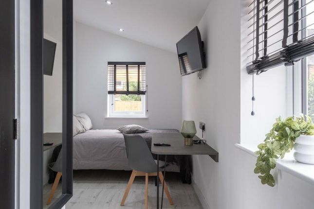 Bright And Modern Bedroom Featuring Natural Light ...