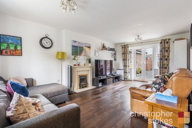23 Magnolia Way, Cheshunt, Hertfordshire photo 2