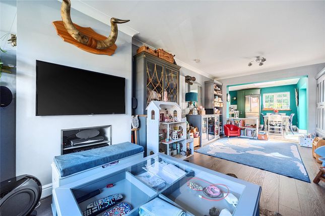 22, Hazell Way, Slough photo 3