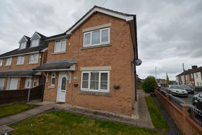 Thumbnail Property to rent in The Oaks, Manor Drive, Featherstone