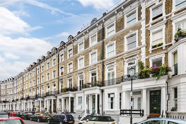 Flat to rent in Hogarth Road, Earls Court, London