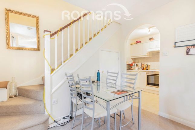 29, Orchard Close, Wokingham photo 4