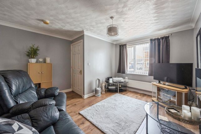 2, Gloucester Court, Scunthorpe photo 3