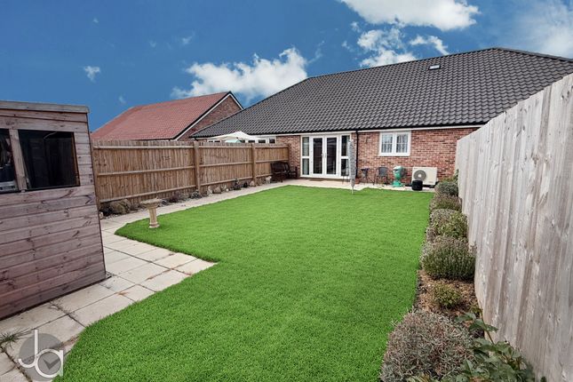 2-bed bungalow on Parkgate Corner, Clacton-on-Sea, £250,000