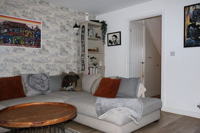 6 Bartletts Avenue, Stratford-upon-Avon photo 3