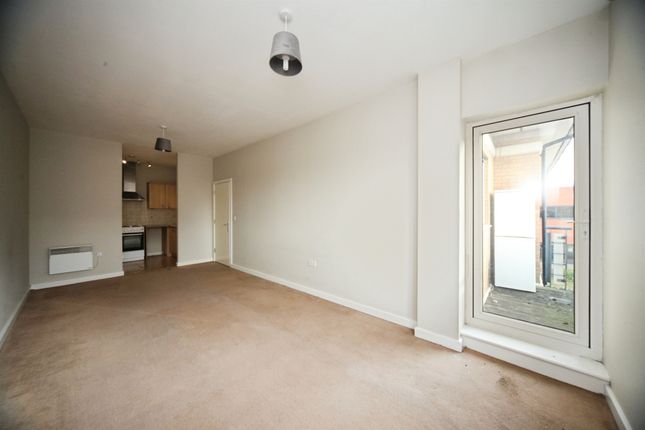 106, The Parklands, Dunstable photo 3