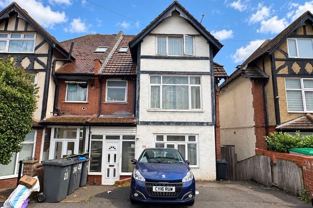 7-bed house on Downs Road, Luton, £450,000