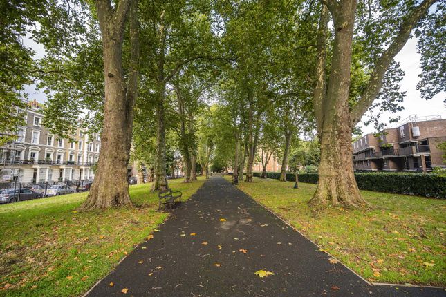 Mayford Estate, Oakleigh Square, London photo 5