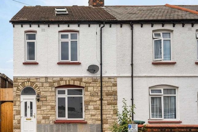 4 bed end terrace house for sale in Cecil Road, London NW9