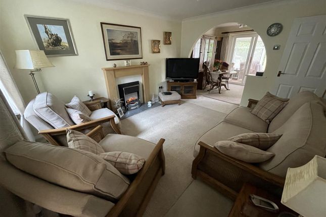 12, Beechwood Drive, Crewkerne photo 2
