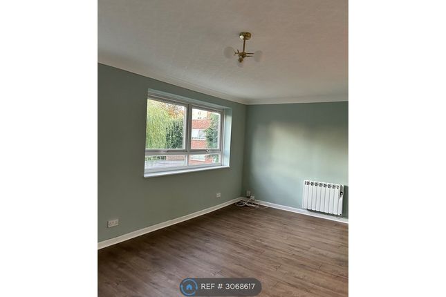 Willow Lawn, Arran Court, Cheadle Hulme, Cheadle photo 2