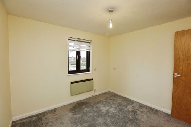 8, New Priory Gardens, Fareham photo 4